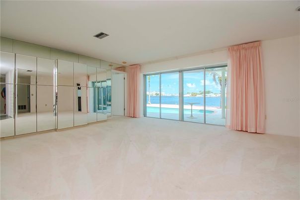 Empty room, Interior, Water