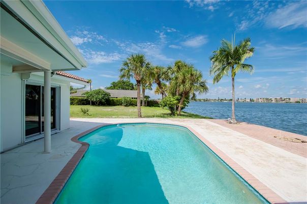 Exterior, Lake, Pool, Water