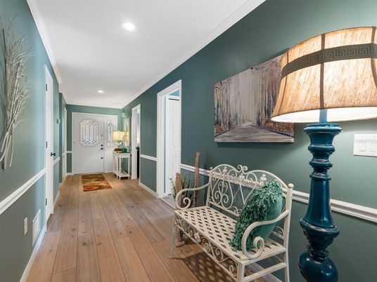 Interior, Recessed Lighting, Wood Texture Flooring