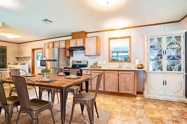 Dining room, Interior, Kitchen, Stainless Steel Appliances