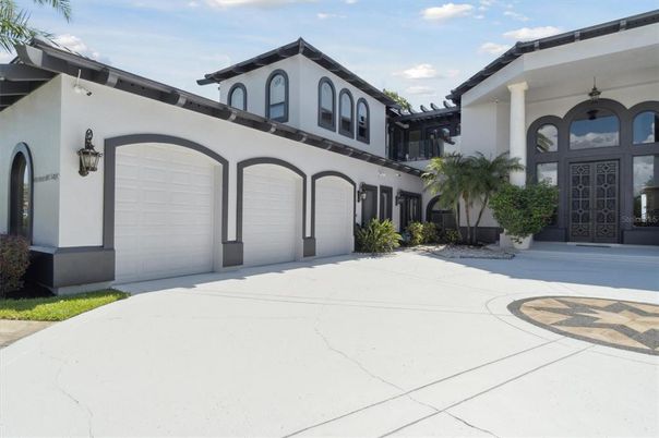 Attached, Exterior, Facade, Spanish Mediterranean