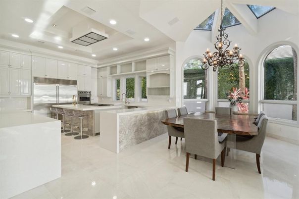 Chandelier, Dining room, Interior, Kitchen, Pendant Lights, Recessed Lighting, Stainless Steel Appliances