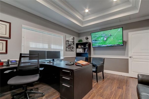 Home Office, Interior, Recessed Lighting, Wood Texture Flooring