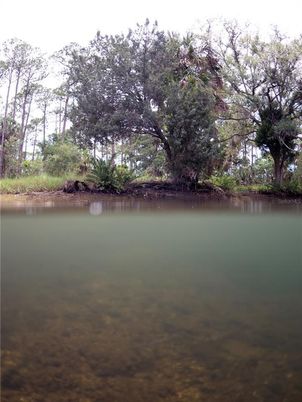 Exterior, Lake