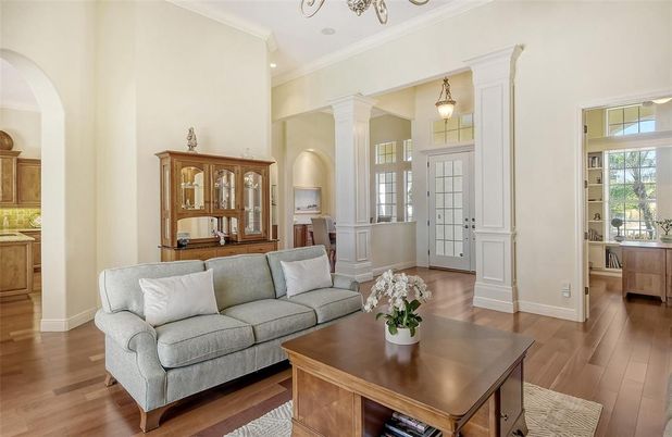 Interior, Living room, Pendant Lights, Recessed Lighting, Wood Texture Flooring
