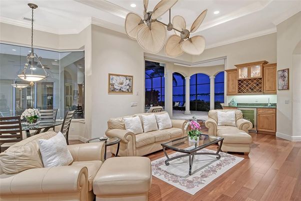 Dining room, Interior, Living room, Pendant Lights, Recessed Lighting, Wood Texture Flooring