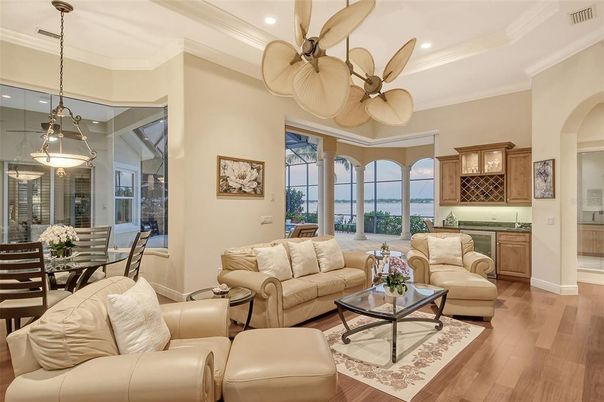 Dining room, Interior, Living room, Pendant Lights, Recessed Lighting, Wood Texture Flooring