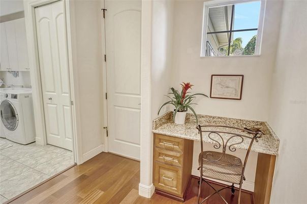 Interior, Washer, Wood Texture Flooring