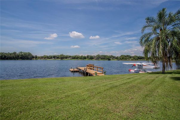 Exterior, Lake