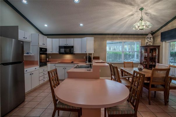 Dining room, Interior, Kitchen, Pendant Lights, Recessed Lighting, Stainless Steel Appliances