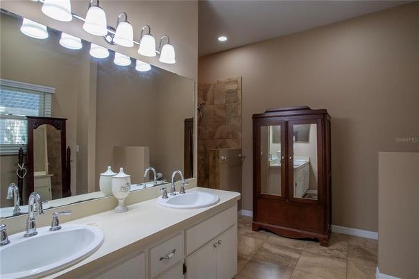 Bathroom, Dual Sink Vanities, Interior, Recessed Lighting