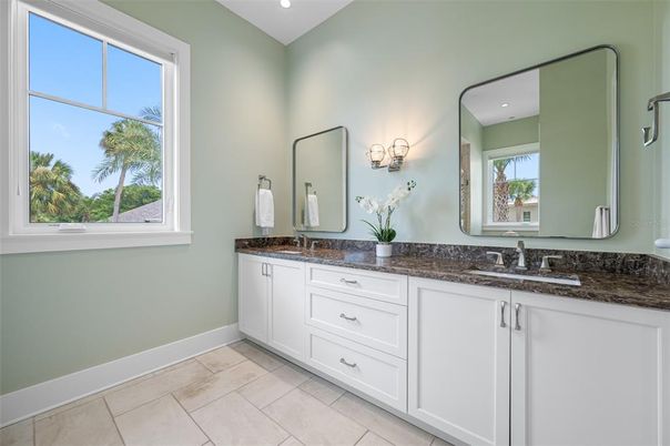 Bathroom, Dual Sink Vanities, Interior, Recessed Lighting