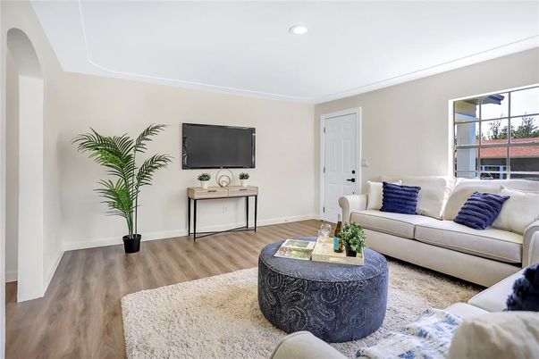 Interior, Living room, Recessed Lighting, Wood Texture Flooring