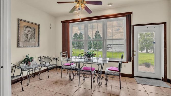 Dining room, Interior, Recessed Lighting