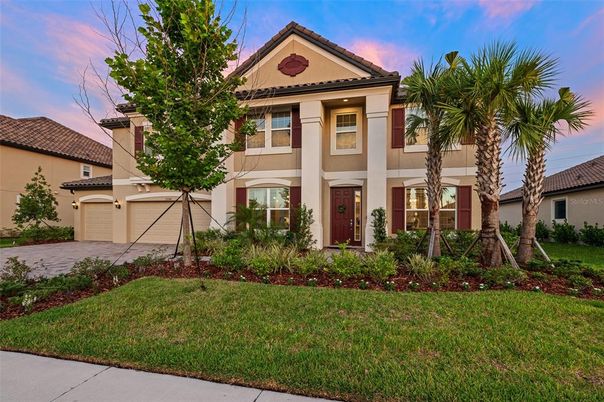 Attached, Exterior, Facade, Mediterranean