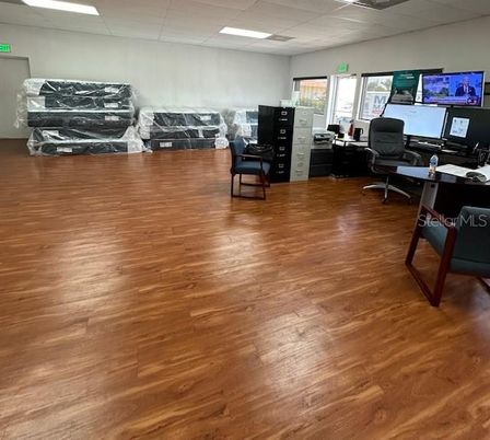 Home Office, Interior, Recessed Lighting, Wood Texture Flooring