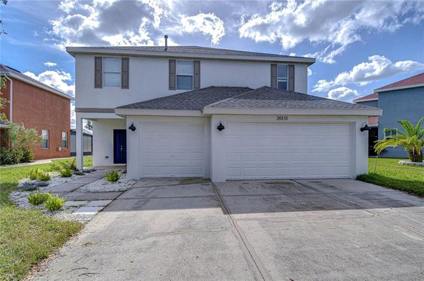 Attached, Exterior, Facade, Split Level