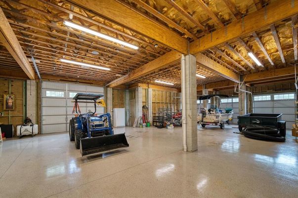 Fitness Equipment, Garage, Interior, Wooden Beams