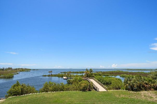 Exterior, Lake