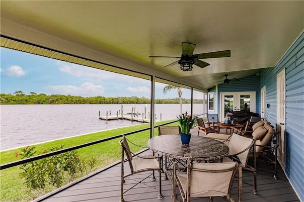 Dining room, Interior, Sun Room, Water, Wood Texture Flooring