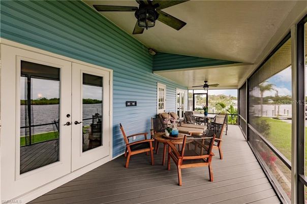 Dining room, Interior, Sun Room, Water, Wood Texture Flooring