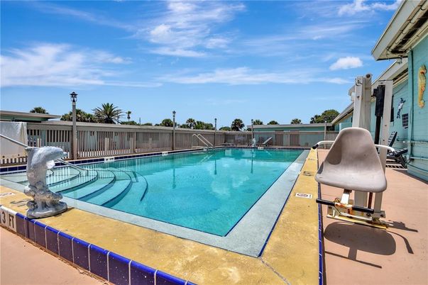Exterior, Pool