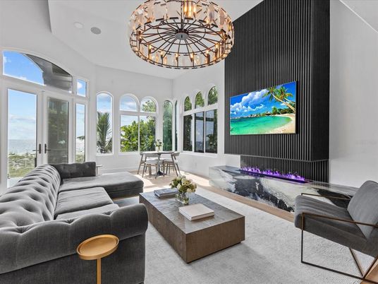 Chandelier, Dining room, Interior, Living room