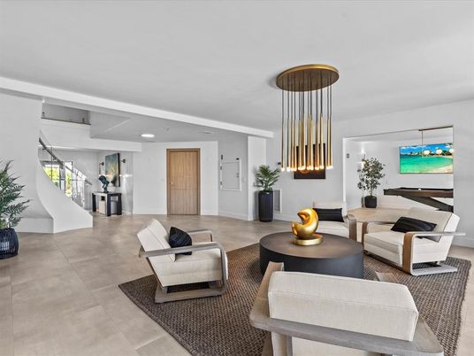 Interior, Living room, Pendant Lights, Recessed Lighting