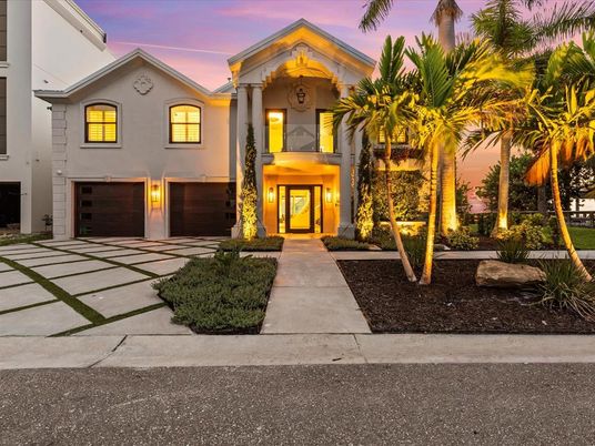 Attached, Exterior, Facade, Mediterranean