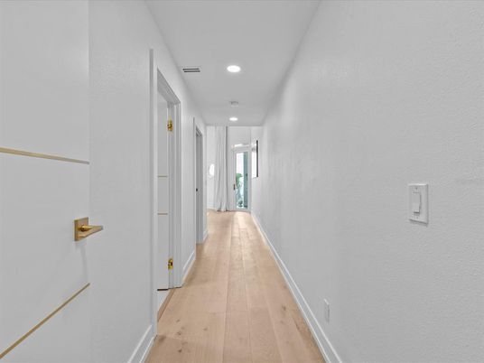 Interior, Recessed Lighting, Wood Texture Flooring