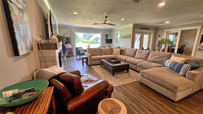 Interior, Living room, Recessed Lighting, Wood Texture Flooring