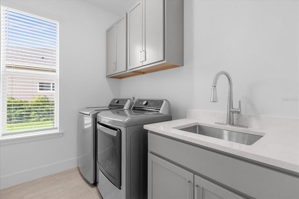 Interior, Washer, Wood Texture Flooring