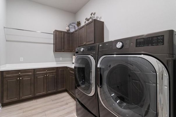 Interior, Washer, Wood Texture Flooring