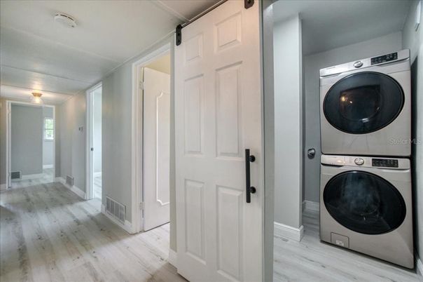 Interior, Utility Closets, Washer, Wood Texture Flooring