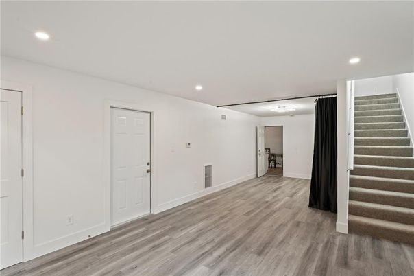 Empty room, Interior, Recessed Lighting, Wood Texture Flooring