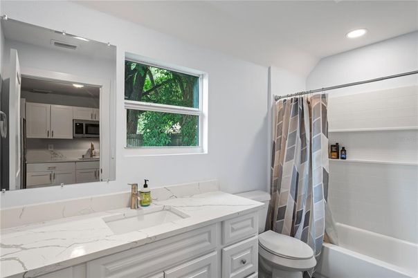 Bathroom, Interior, Recessed Lighting