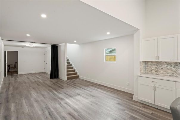 Empty room, Interior, Recessed Lighting, Wood Texture Flooring