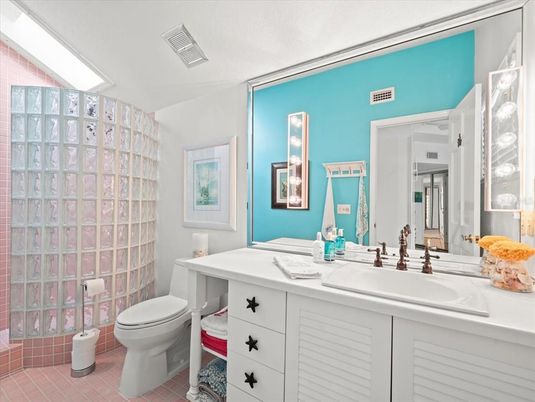 Bathroom, Dual Sink Vanities, Interior