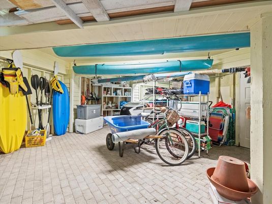Garage, Interior