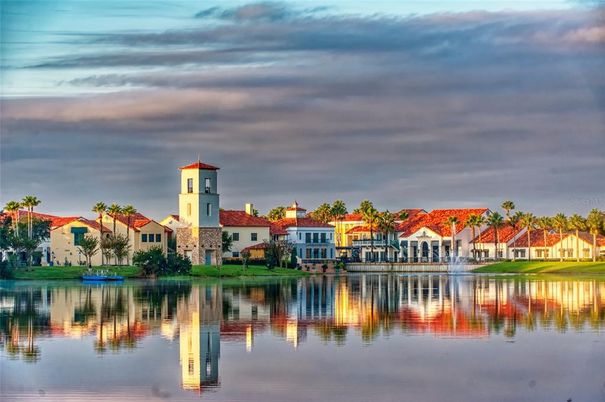 Exterior, Lake