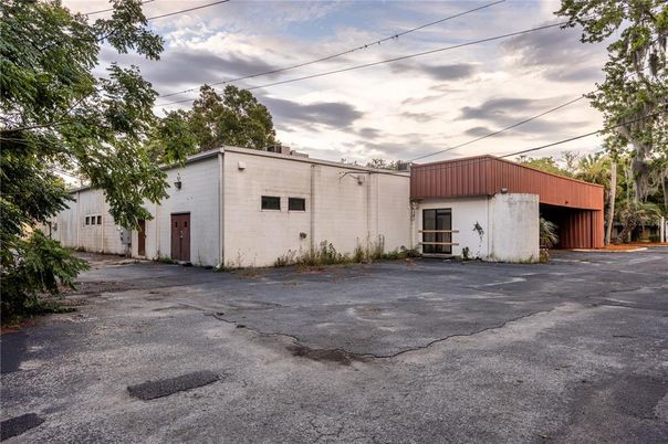Backyard, Detached Garage, Exterior
