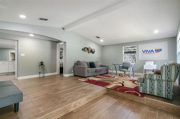 Interior, Recessed Lighting, Wood Texture Flooring