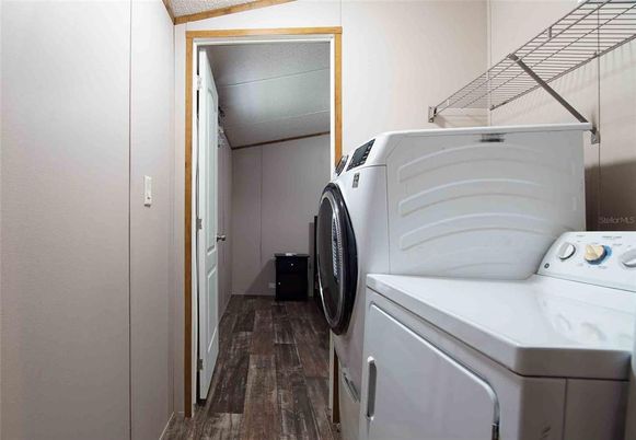 Interior, Utility Closets, Washer, Wood Texture Flooring