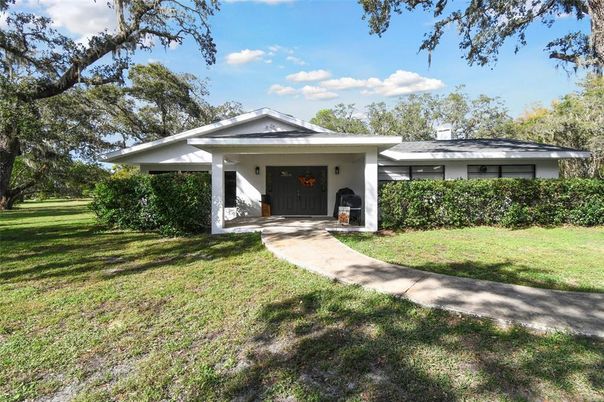Backyard, Exterior, Facade, Ranch
