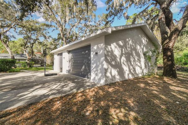 Detached Garage, Exterior