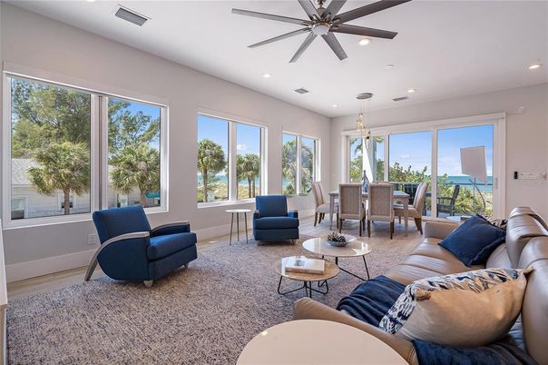 Dining room, Interior, Living room, Pendant Lights, Recessed Lighting, Wood Texture Flooring