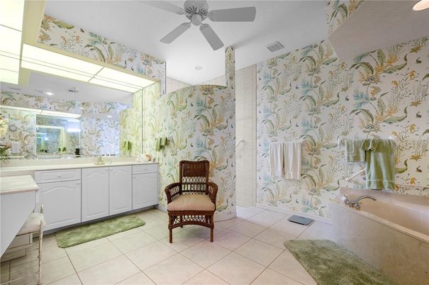 Bathroom, Interior, Recessed Lighting