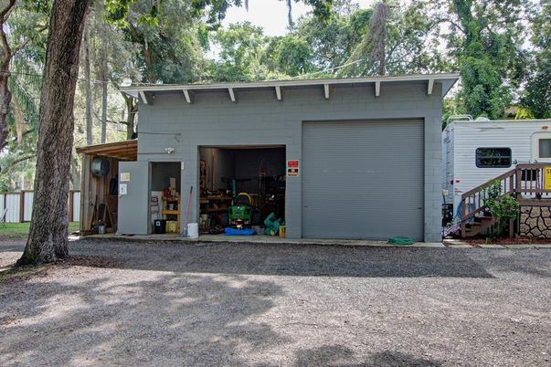 Detached Garage, Exterior