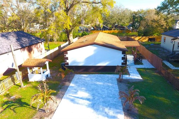 Detached Garage, Exterior