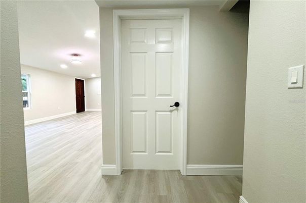 Interior, Recessed Lighting, Wood Texture Flooring